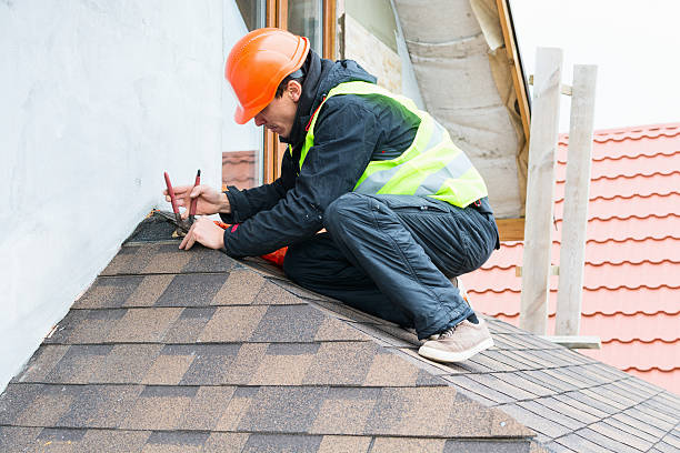 Best Emergency Roof Repair  in Hiawatha, KS